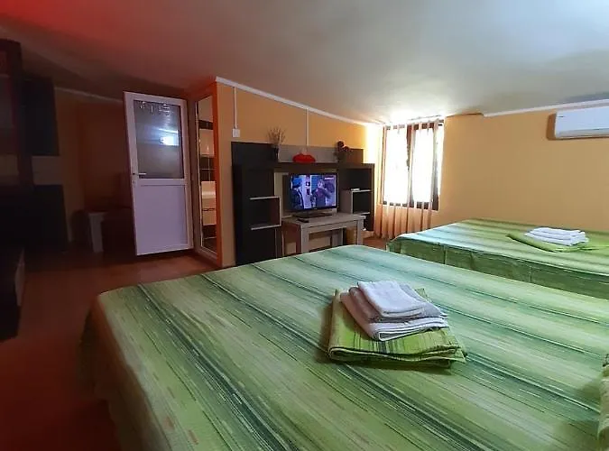 Casa Rebeca 3* נפטון